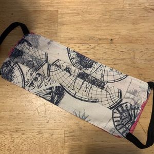 Reversible face mask